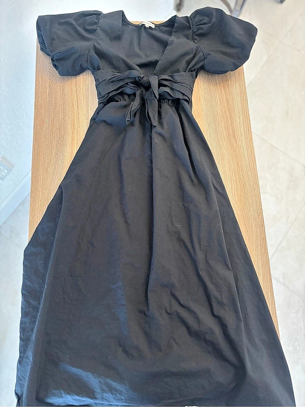 Moon River V-Neck Tie Front Puff Sleeve Midi Dress Black Dress XS